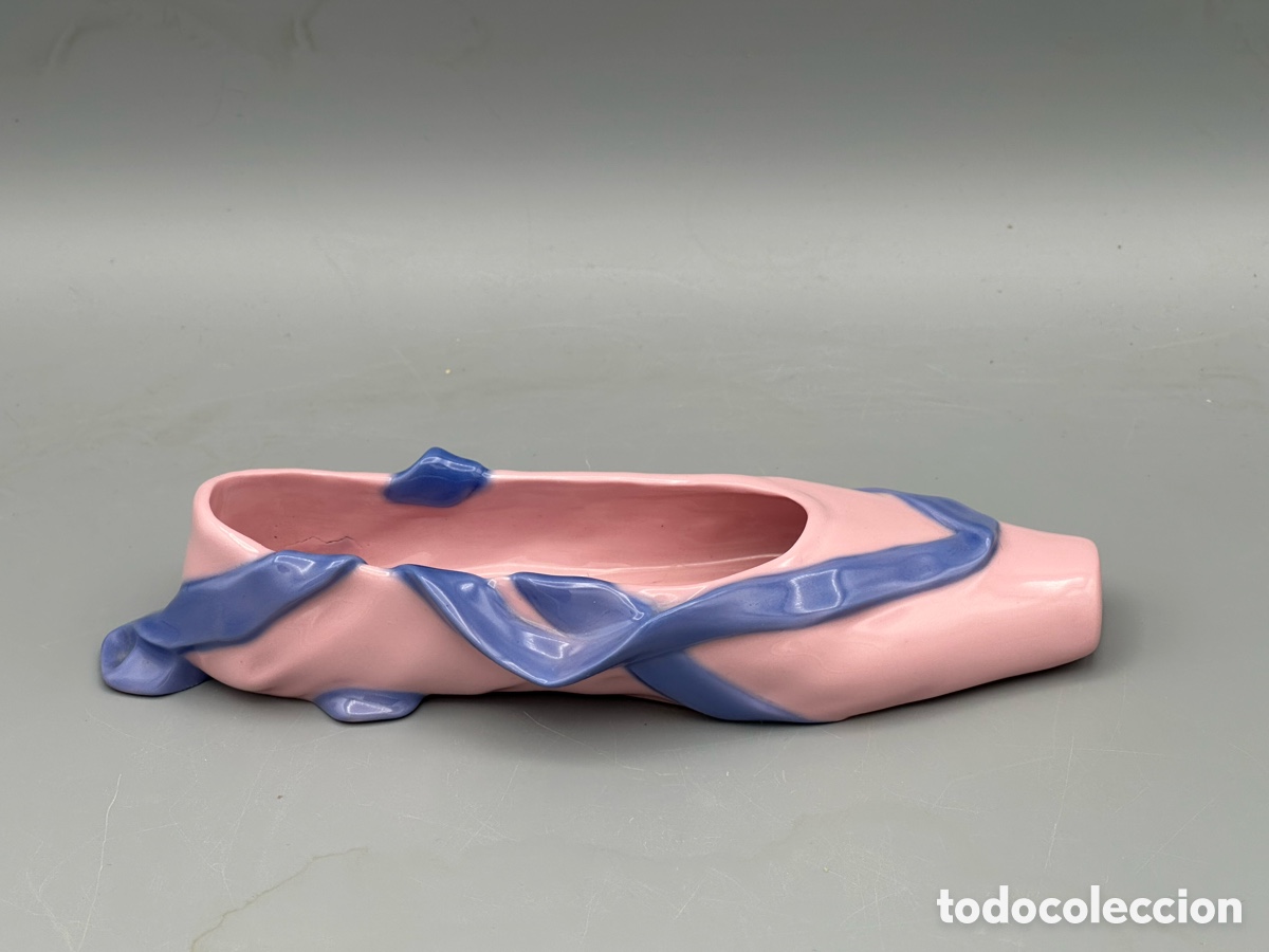 Antig&uuml;edades: REF: PP062 &ldquo;ZAPATILLA DE BALLET&rdquo; LLADR&Oacute; - Foto 1
