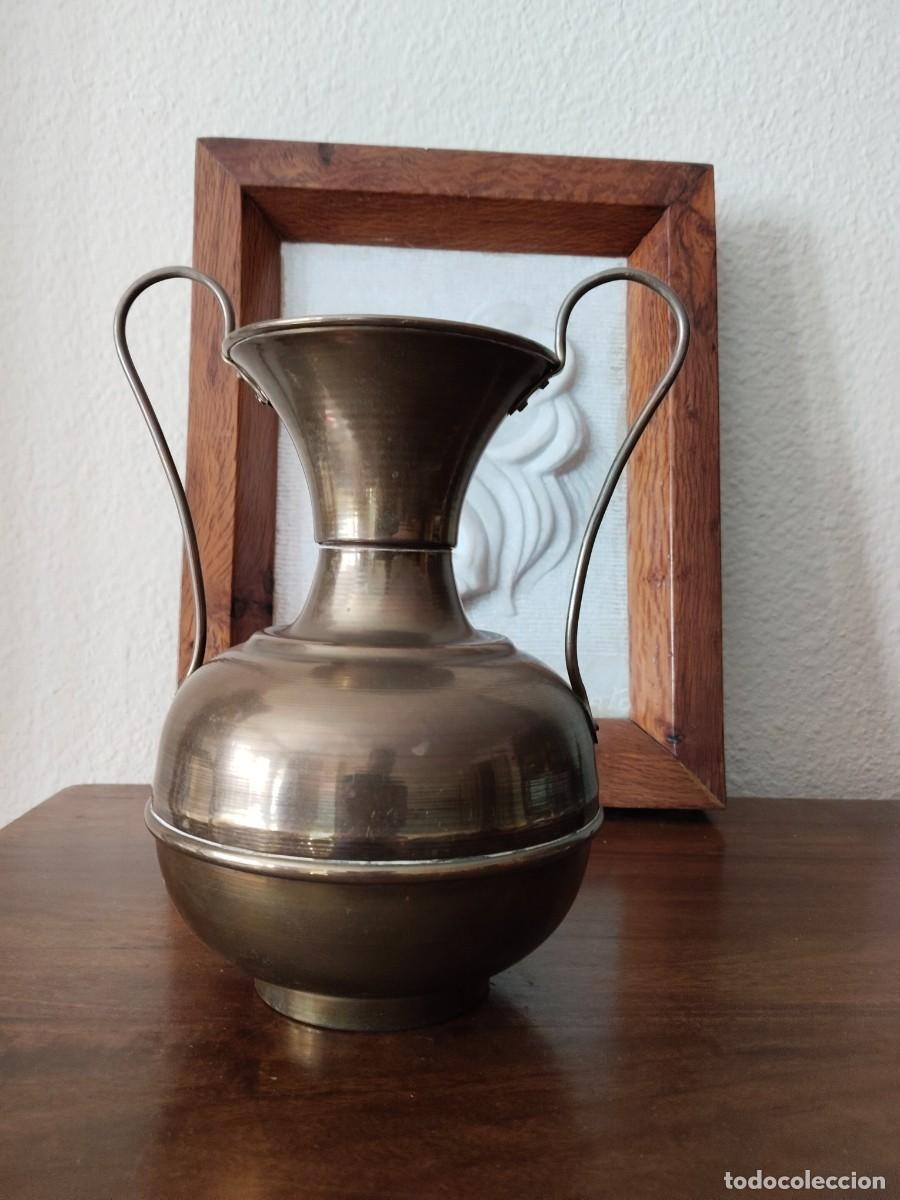 Antig&uuml;edades: Jarr&oacute;n florero en cobre. 24 cm. - Foto 1