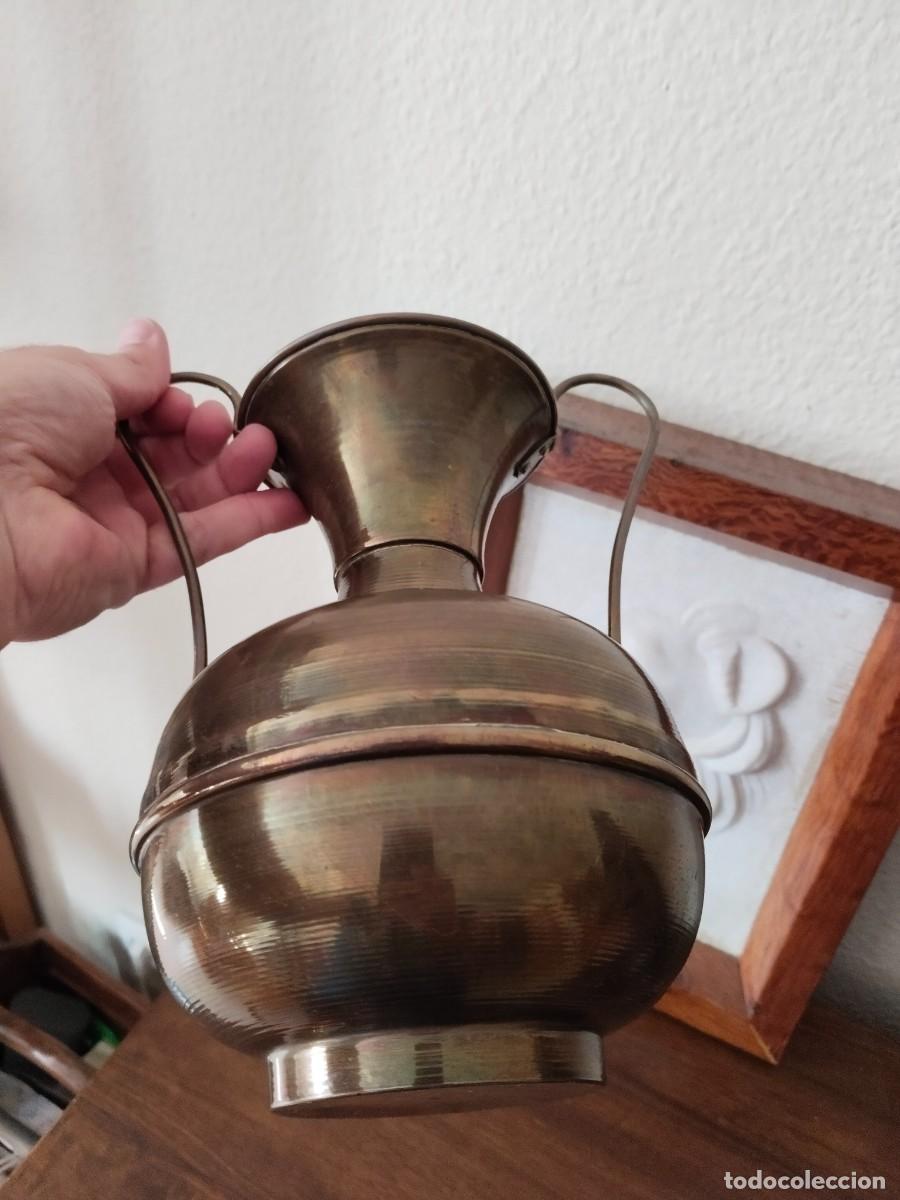 Antig&uuml;edades: Jarr&oacute;n florero en cobre. 24 cm. - Foto 9