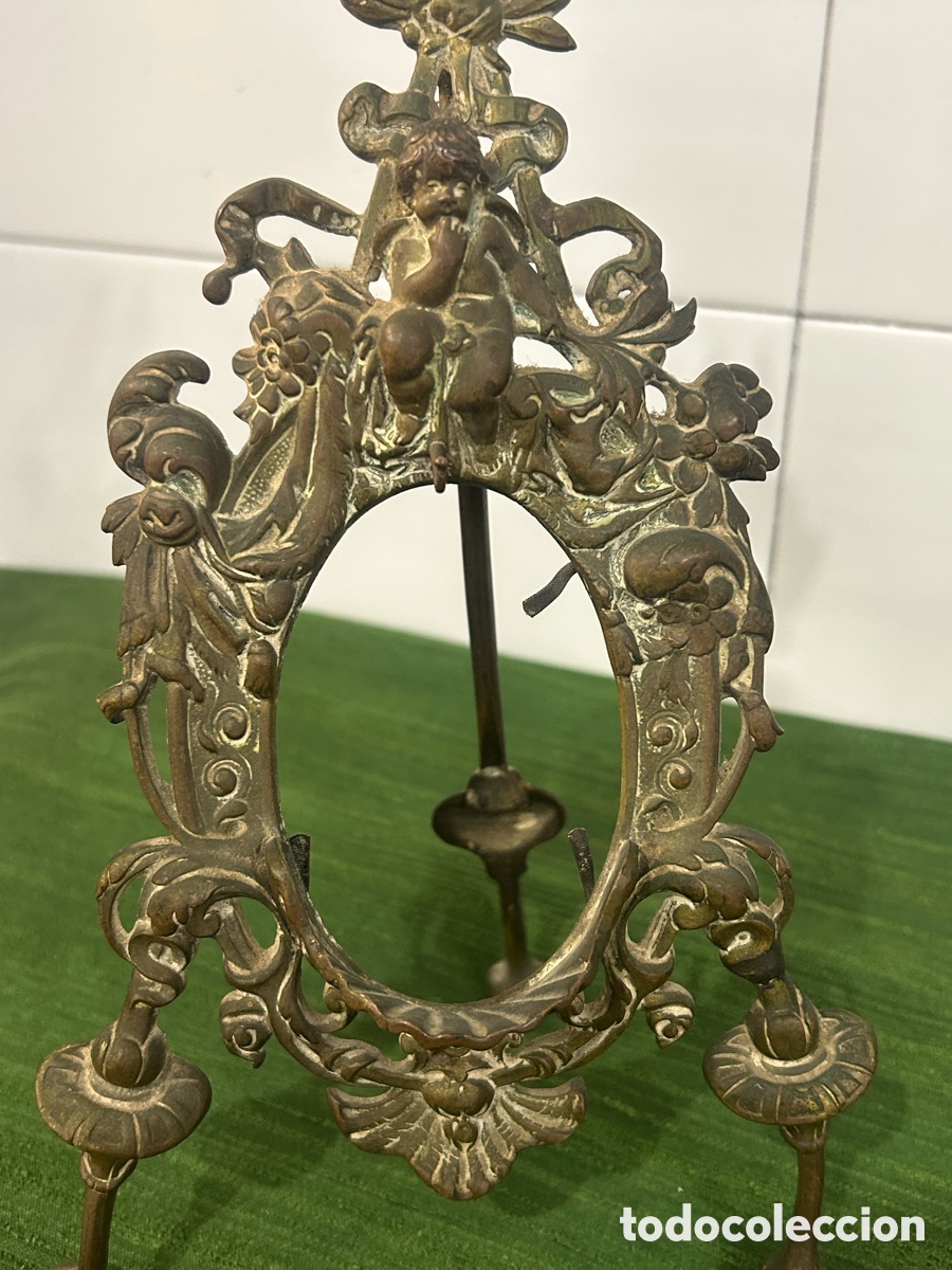 Antig&uuml;edades: Antiguo marco de bronce con querub&iacute;n, tipo Benditera - Foto 2