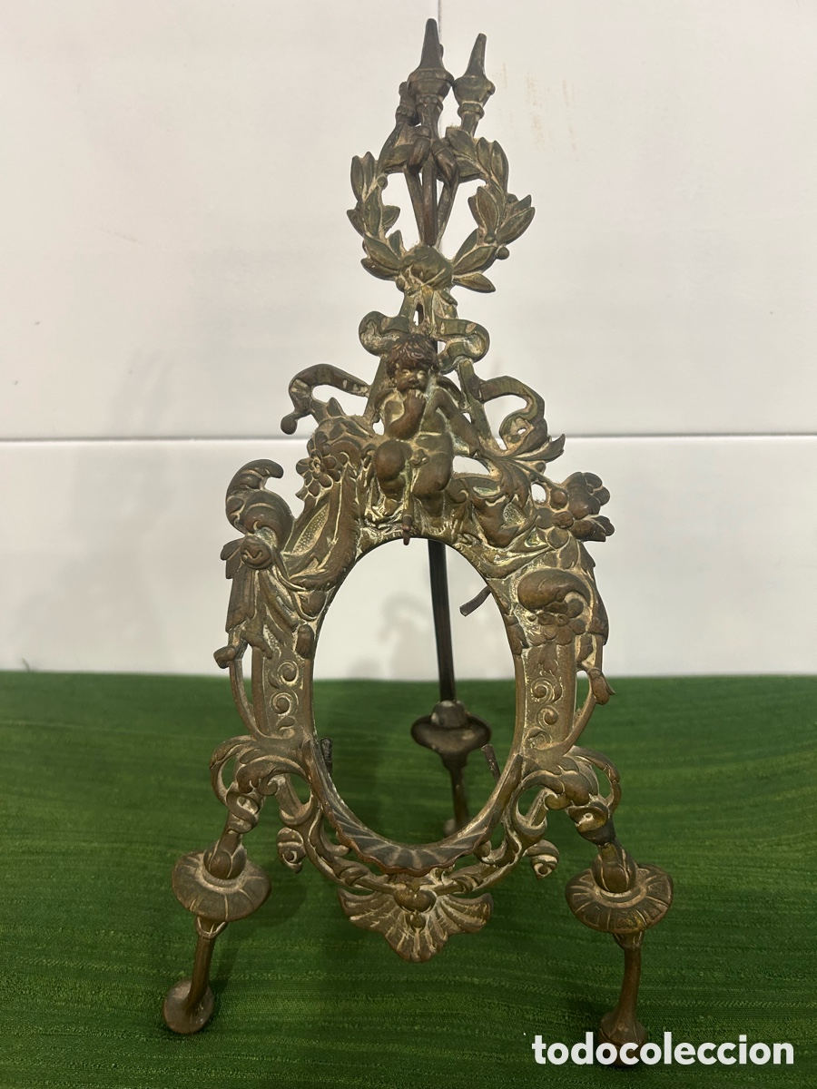 Antig&uuml;edades: Antiguo marco de bronce con querub&iacute;n, tipo Benditera - Foto 1
