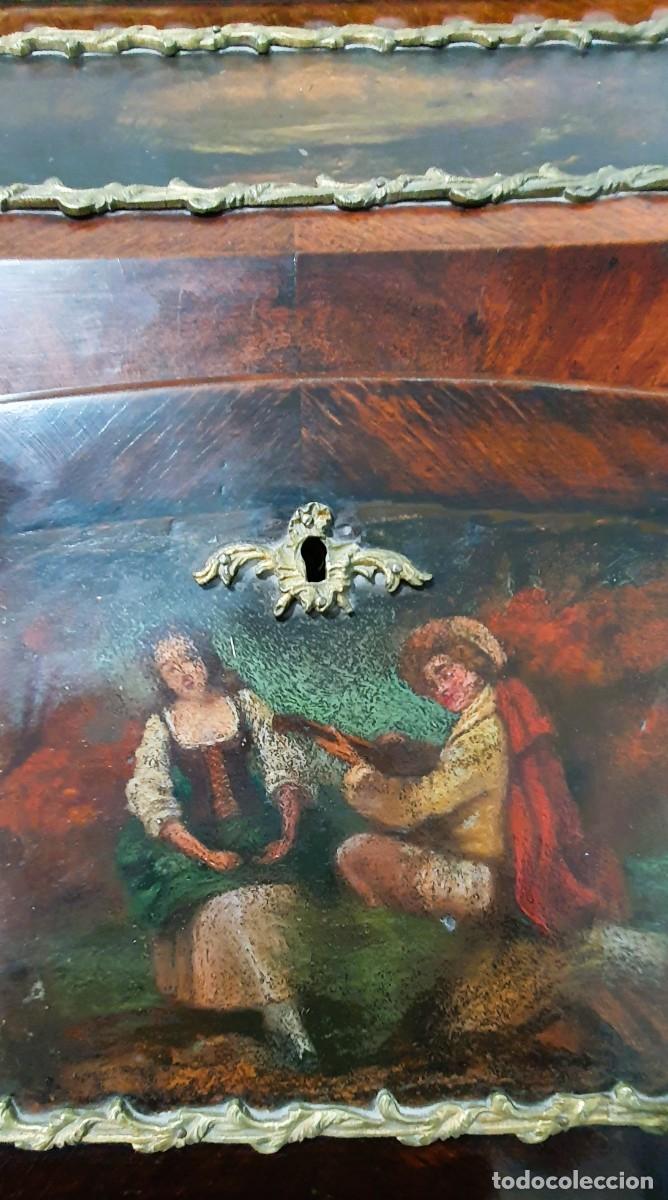 Antig&uuml;edades: Escritorio secreter decorado a mano - Foto 10