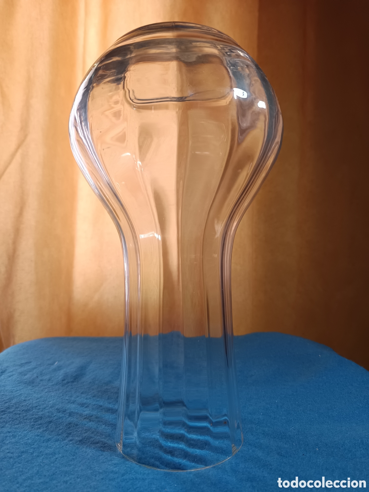 Antig&uuml;edades: Florero de cristal con base abombada e interior facetado - Foto 6