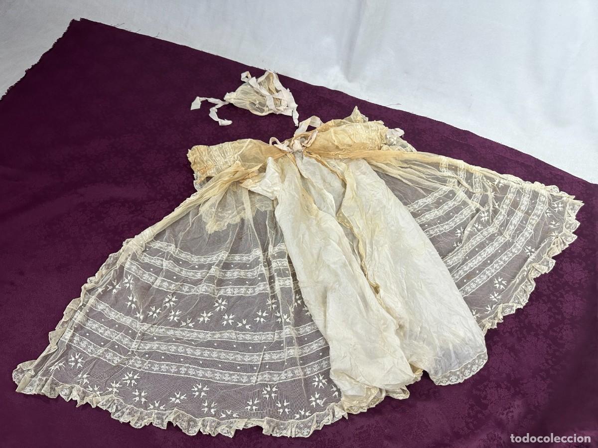 Antig&uuml;edades: Vestido y gorro de beb&eacute; - Foto 1