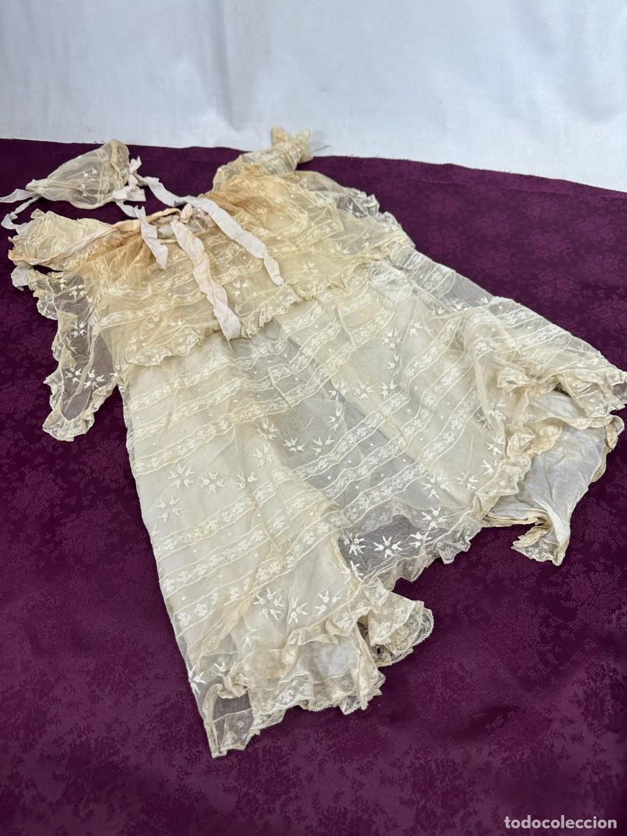 Antig&uuml;edades: Vestido y gorro de beb&eacute; - Foto 4