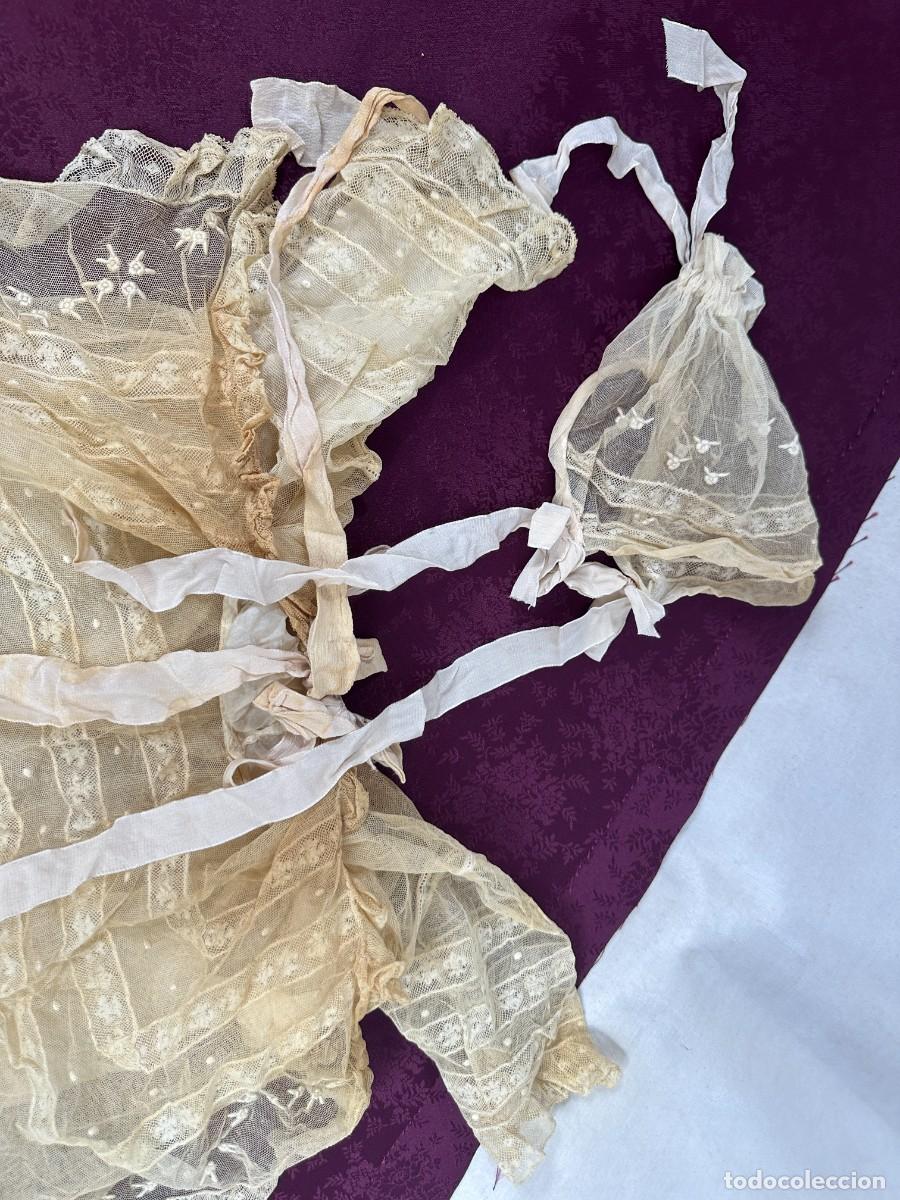 Antig&uuml;edades: Vestido y gorro de beb&eacute; - Foto 7