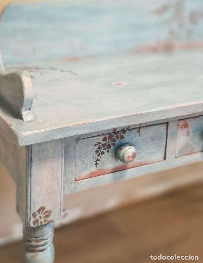 Antig&uuml;edades: Escritorio antig&uuml;o pintado a mano - Foto 2
