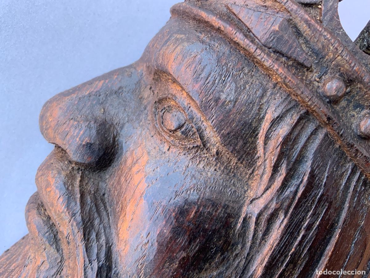 Antig&uuml;edades: Busto de rey medieval tallado en madera. 17 cm. - Foto 13