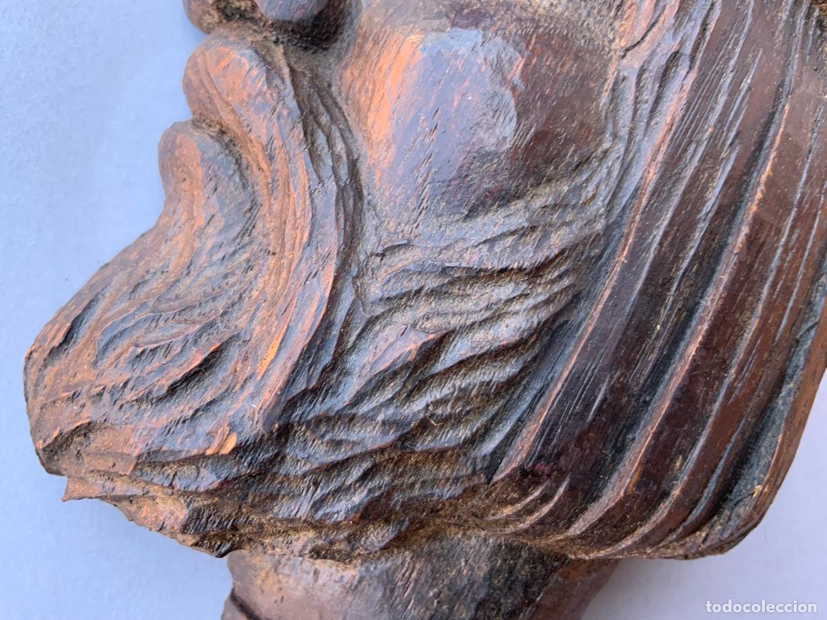 Antig&uuml;edades: Busto de rey medieval tallado en madera. 17 cm. - Foto 14