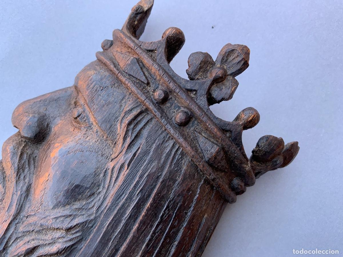 Antig&uuml;edades: Busto de rey medieval tallado en madera. 17 cm. - Foto 15