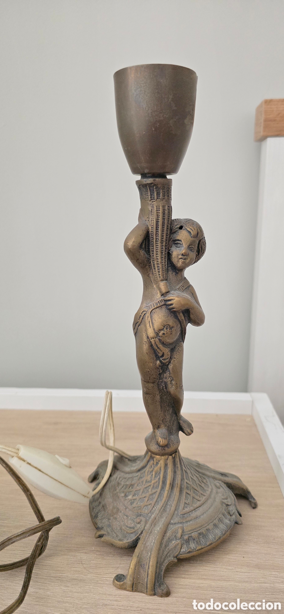 Antig&uuml;edades: Dos pies de l&aacute;mpara en bronce - Foto 1