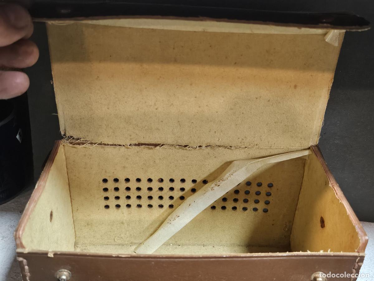 Antig&uuml;edades: caja de cuero para radios - Foto 2