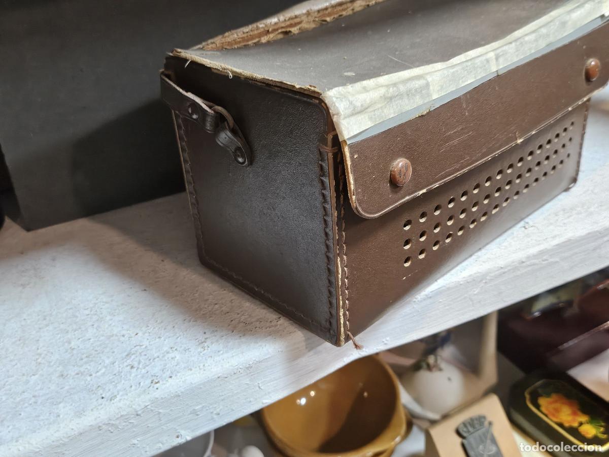 Antig&uuml;edades: caja de cuero para radios - Foto 3