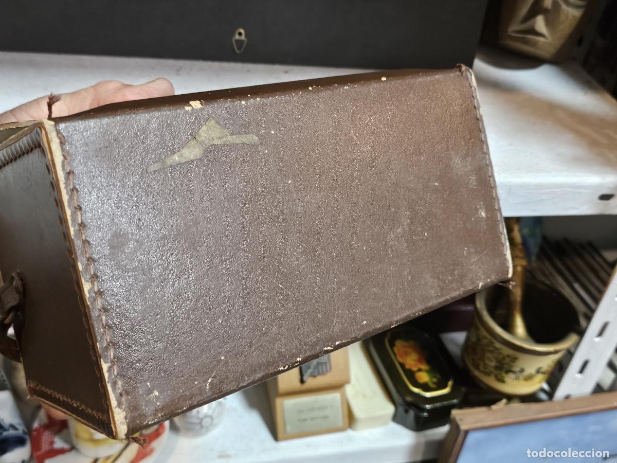 Antig&uuml;edades: caja de cuero para radios - Foto 5
