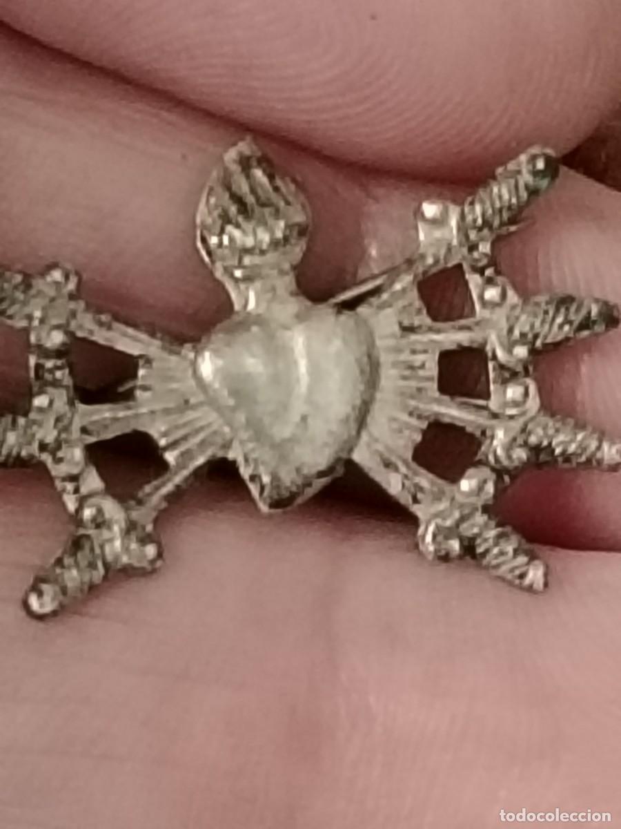 Antig&uuml;edades: Insignia coraz&oacute;n con 7 espadas virgen dolorosa - Foto 1