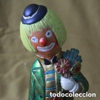 Antig&uuml;edades: Figura de cer&aacute;mica. Payaso. - Foto 2