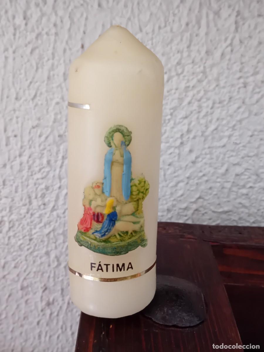 Antig&uuml;edades: Vela de cera con la Virgen de F&aacute;tima en relieve - Foto 1
