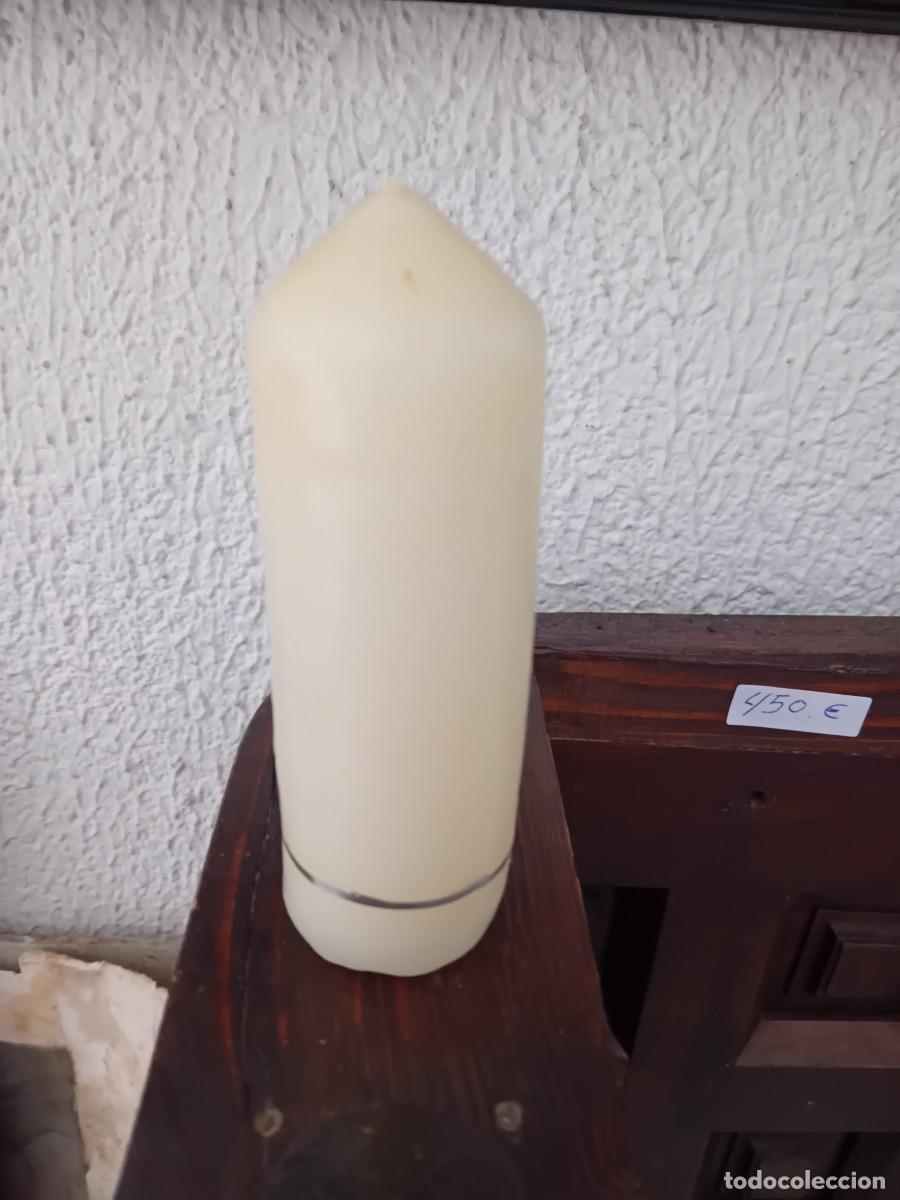 Antig&uuml;edades: Vela de cera con la Virgen de F&aacute;tima en relieve - Foto 2