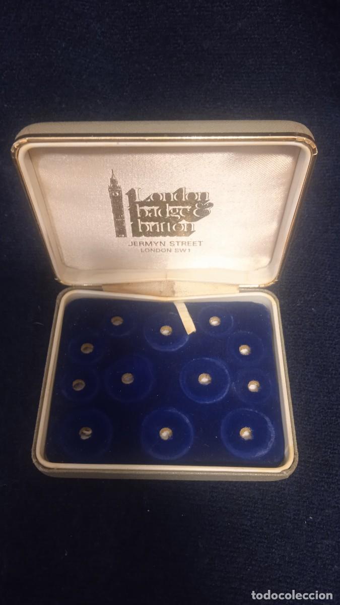 Antig&uuml;edades: Caja para botones London badge & button. - Foto 1