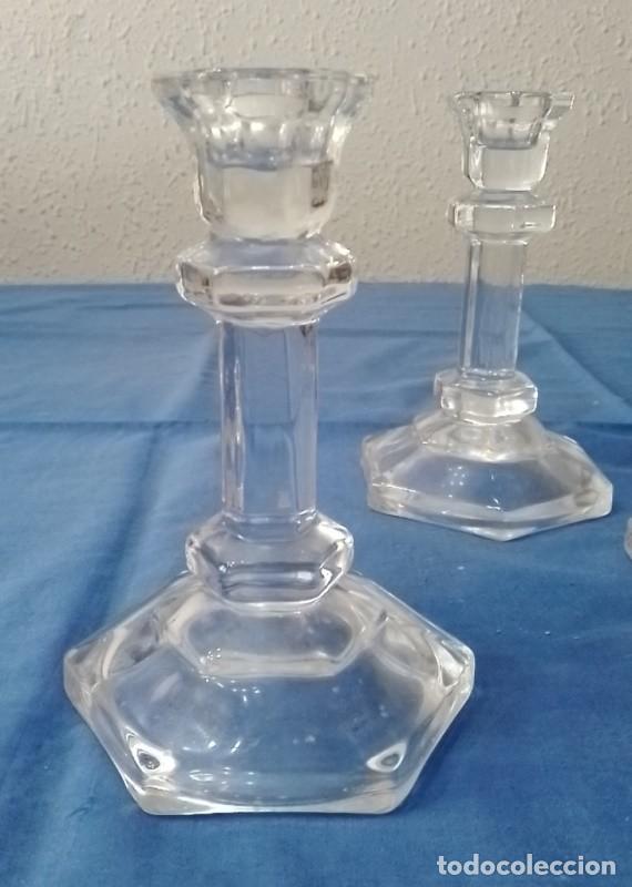 Antig&uuml;edades: Dos candelabros cristal - Foto 2