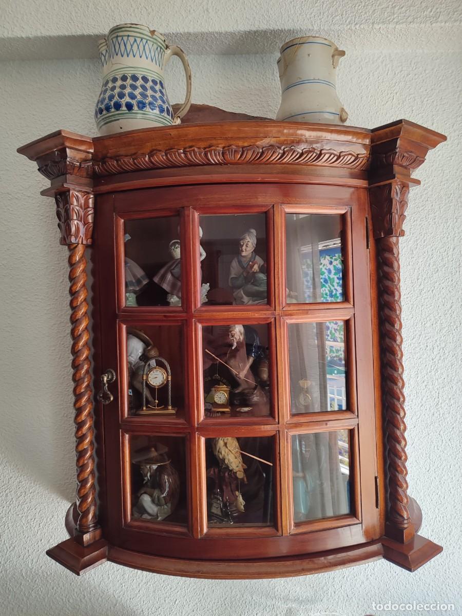 Antig&uuml;edades: Estanter&iacute;a de madera y cristal - Foto 1