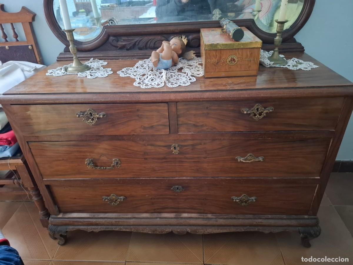 Antig&uuml;edades: Comoda con espejo antigua - Foto 2