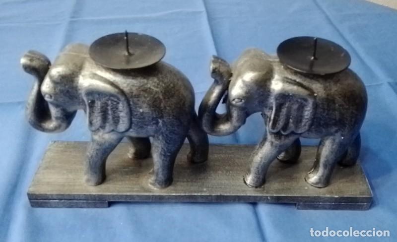 Antig&uuml;edades: porta velas elefantes madera - Foto 3