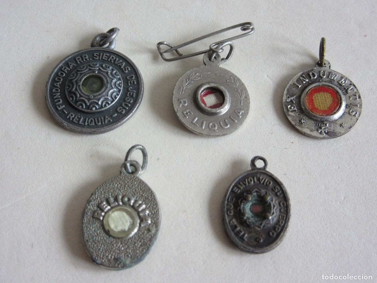 Antig&uuml;edades: 5 MEDALLAS CON RELIQUIA - Foto 1