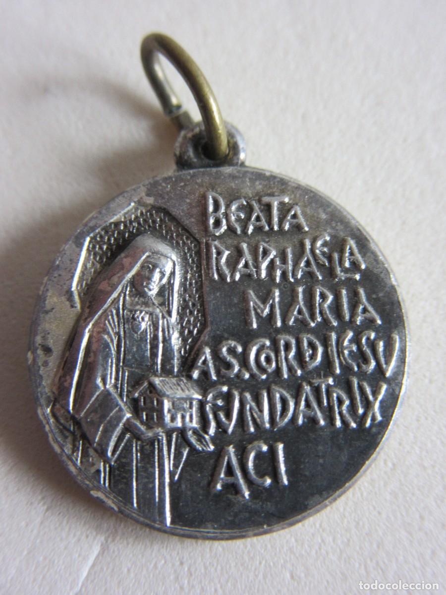 Antig&uuml;edades: 5 MEDALLAS CON RELIQUIA - Foto 8