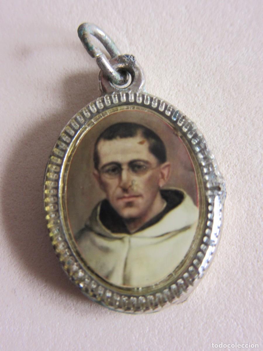 Antig&uuml;edades: 5 MEDALLAS CON RELIQUIA - Foto 10