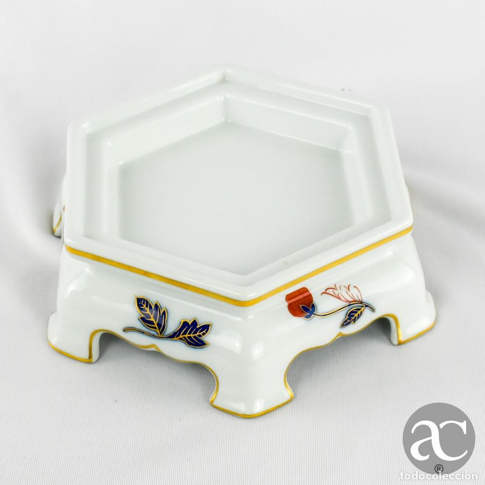 Antig&uuml;edades: Cachepot hexagonal com base, porcelana Vista Alegre, Decora&ccedil;&atilde;o Imari - Foto 5