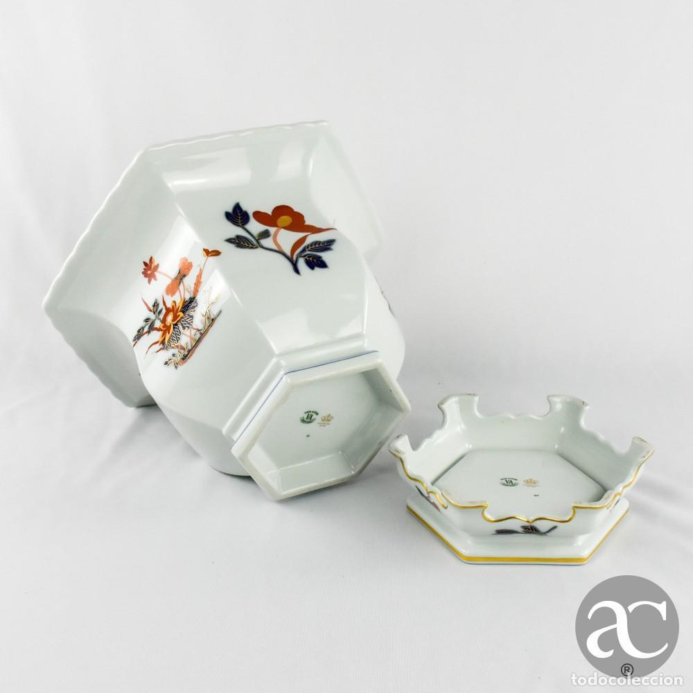 Antig&uuml;edades: Cachepot hexagonal com base, porcelana Vista Alegre, Decora&ccedil;&atilde;o Imari - Foto 11