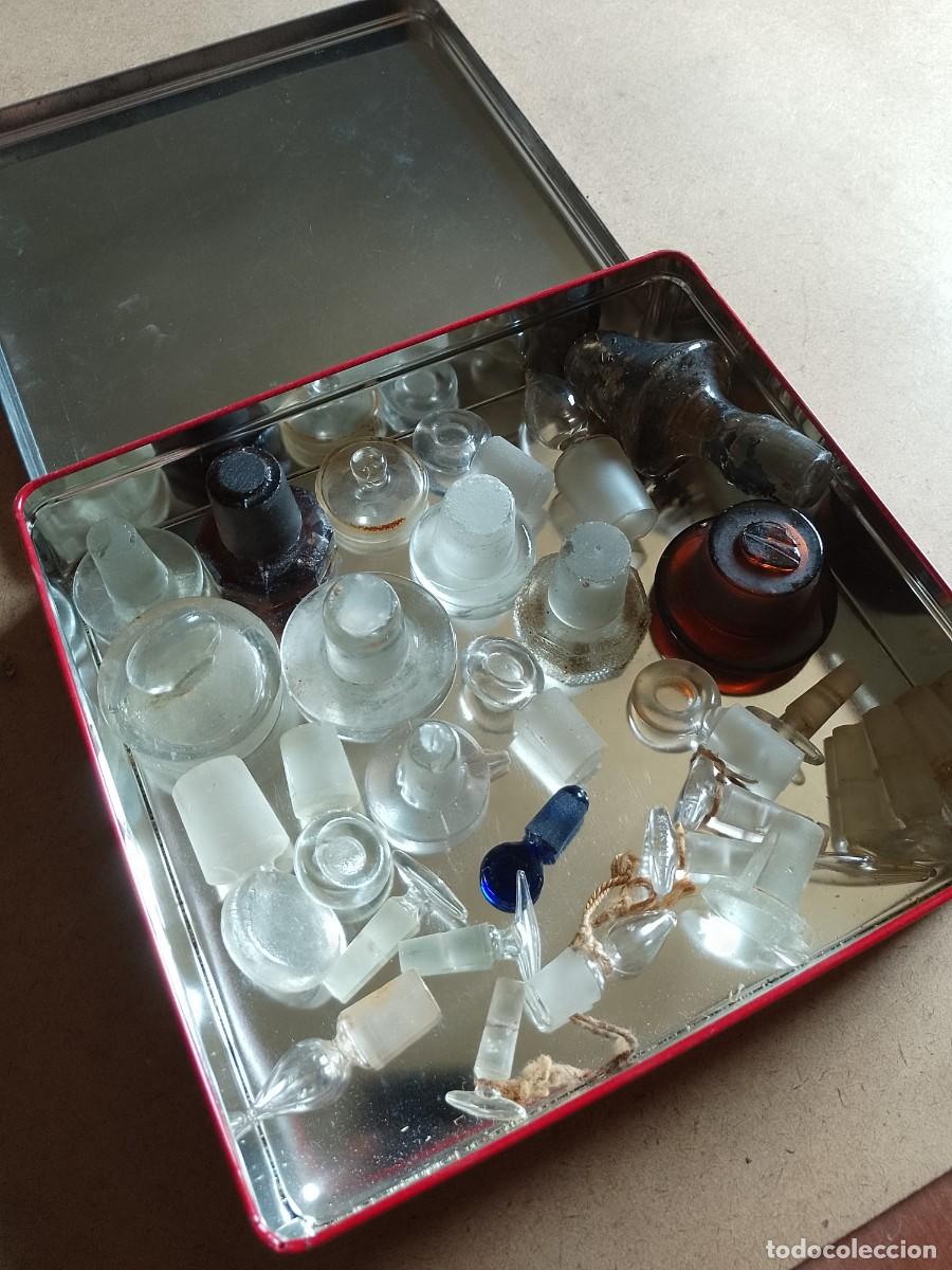Antig&uuml;edades: Gran lote de tapones de cristal - Foto 2