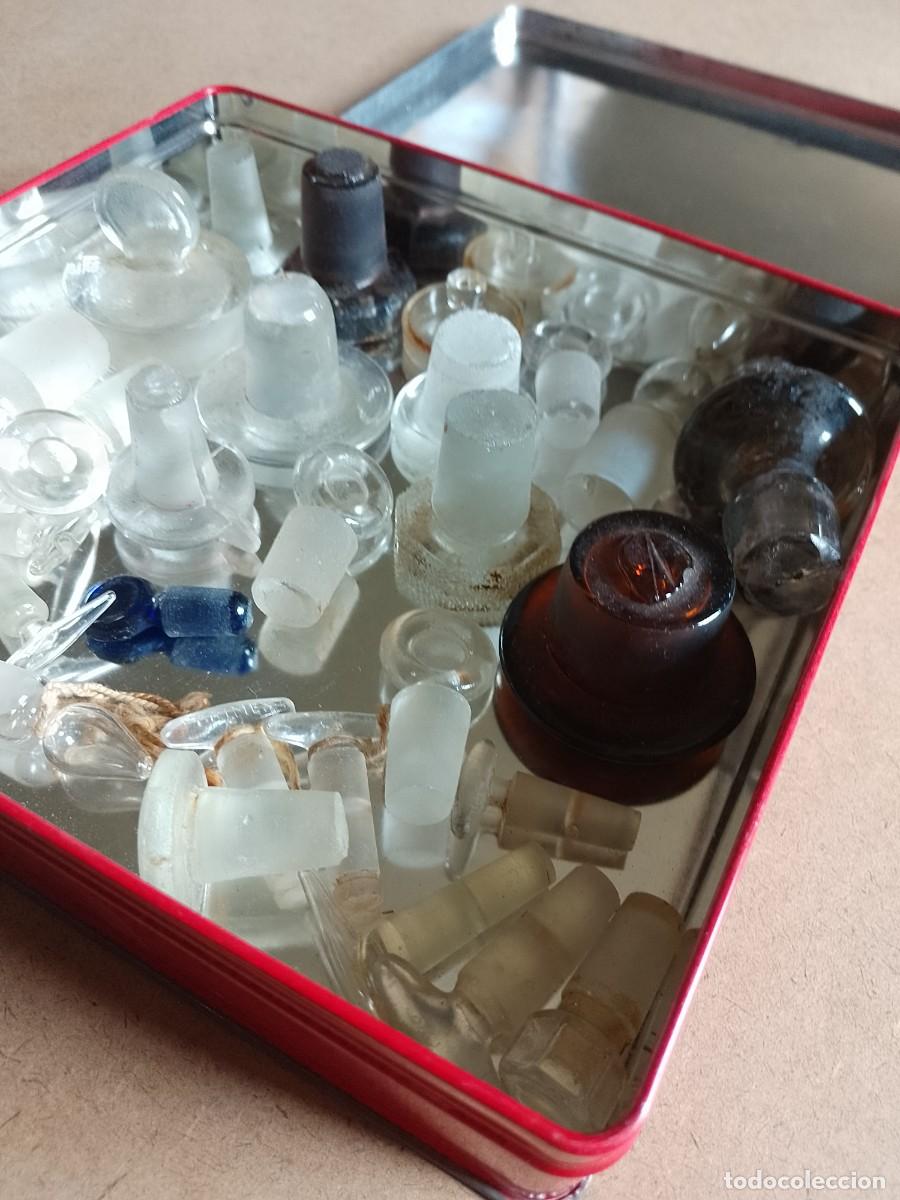Antig&uuml;edades: Gran lote de tapones de cristal - Foto 3