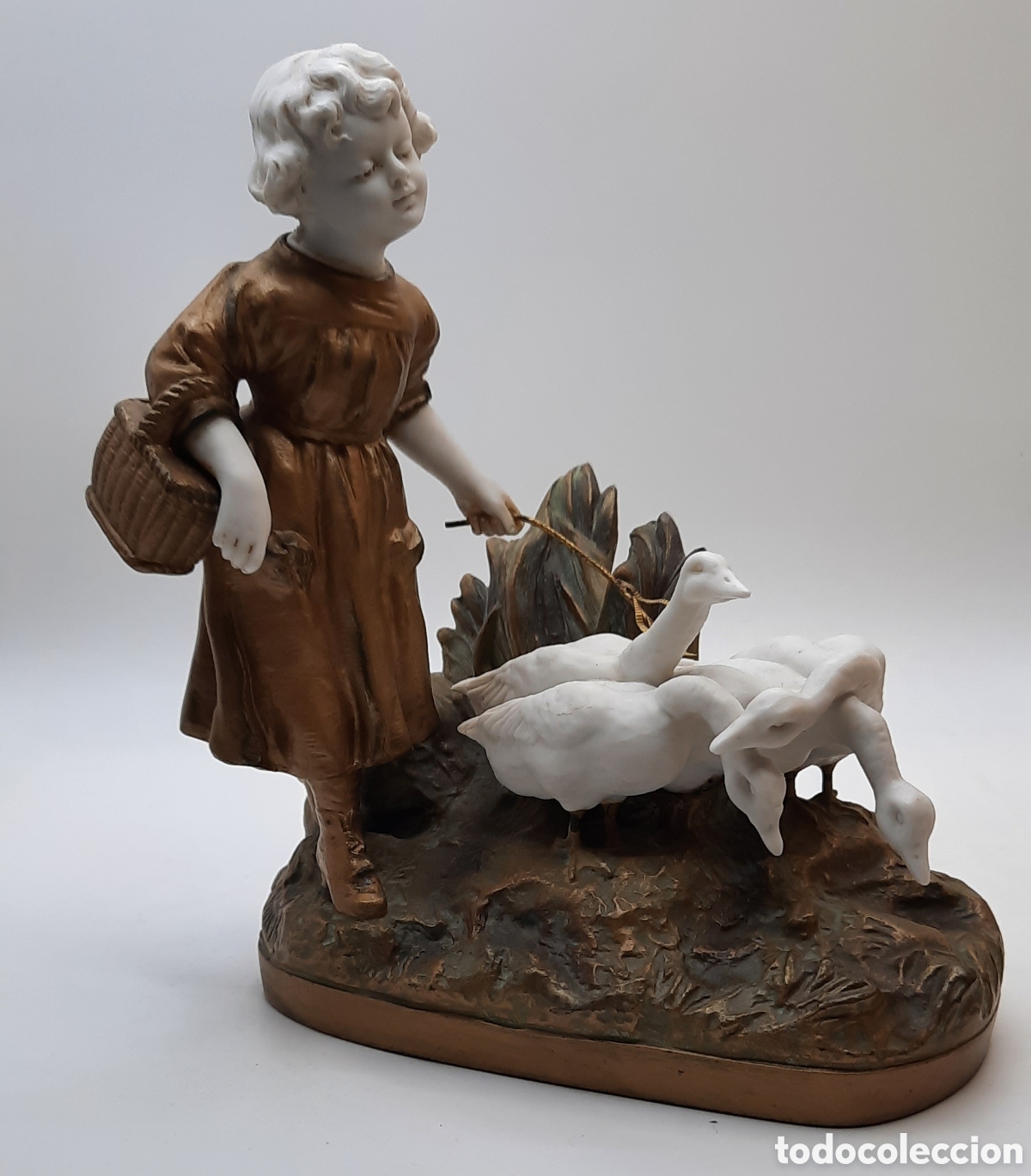 Antig&uuml;edades: FIGURA PORCELANA NI&Ntilde;A CON PATOS