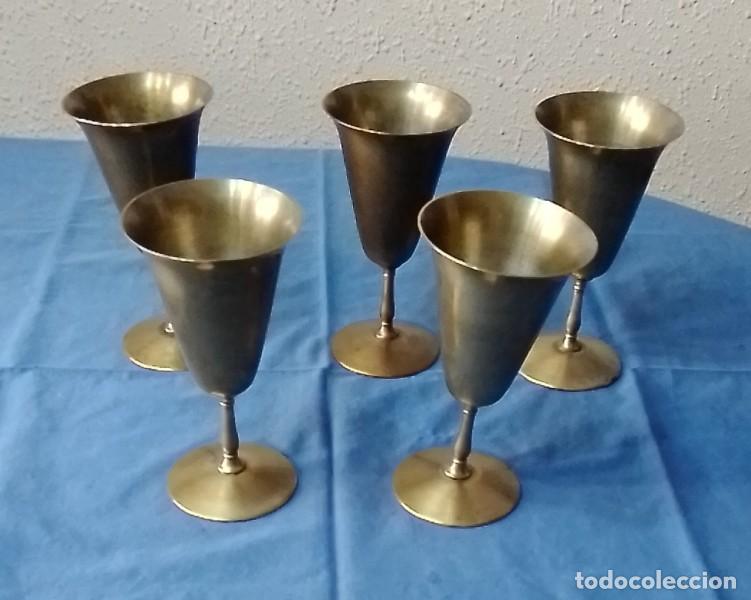 Antig&uuml;edades: cinco copas de bronce - Foto 3