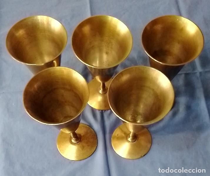 Antig&uuml;edades: cinco copas de bronce - Foto 4