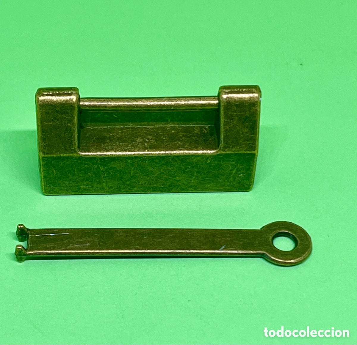 Antig&uuml;edades: CANDADO CHINO CON LLAVE - Foto 1