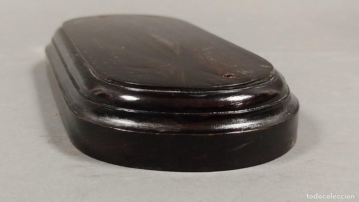 Antig&uuml;edades: BASE DE MADERA BARNIZADA CON AGUJEROS - Foto 3