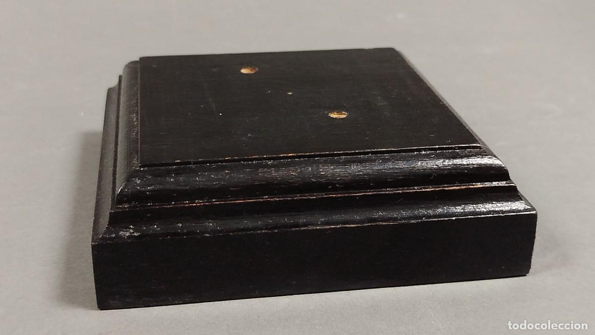 Antig&uuml;edades: BASE DE MADERA CUADRADA NEGRA - Foto 3