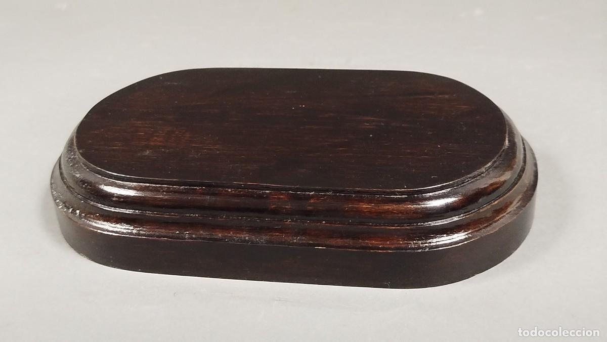 Antig&uuml;edades: BASE DE MADERA BARNIZADA - Foto 2
