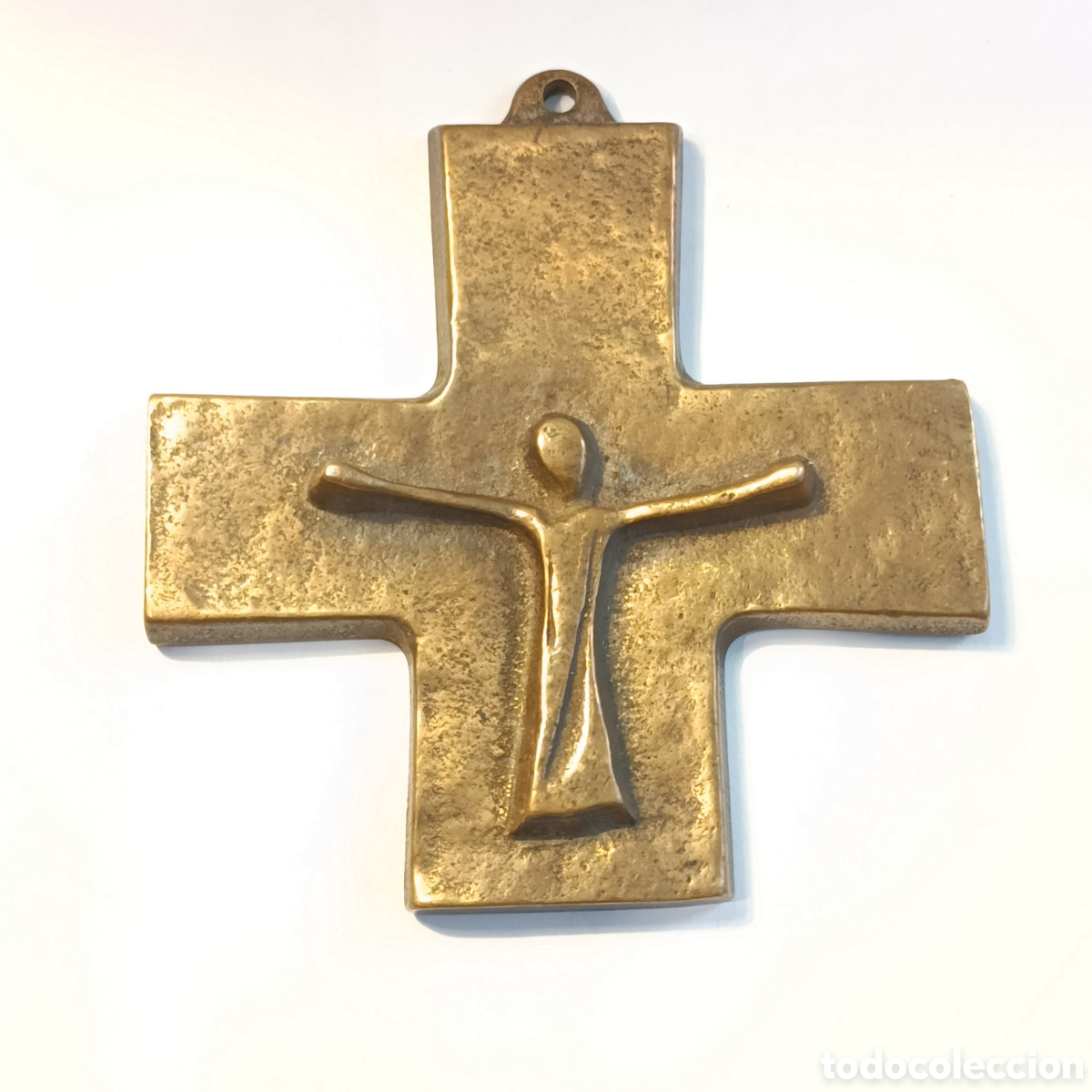 Antig&uuml;edades: Crucifijo de bronce de los a&ntilde;os 70. - Foto 1