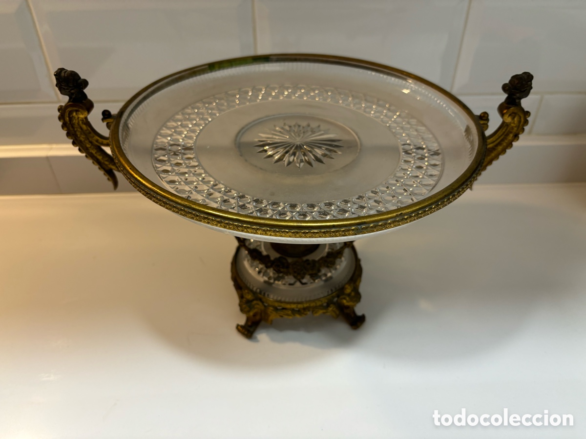 Antig&uuml;edades: Antiguo frutero centro de mesa de bronce estilo imperio - Foto 3