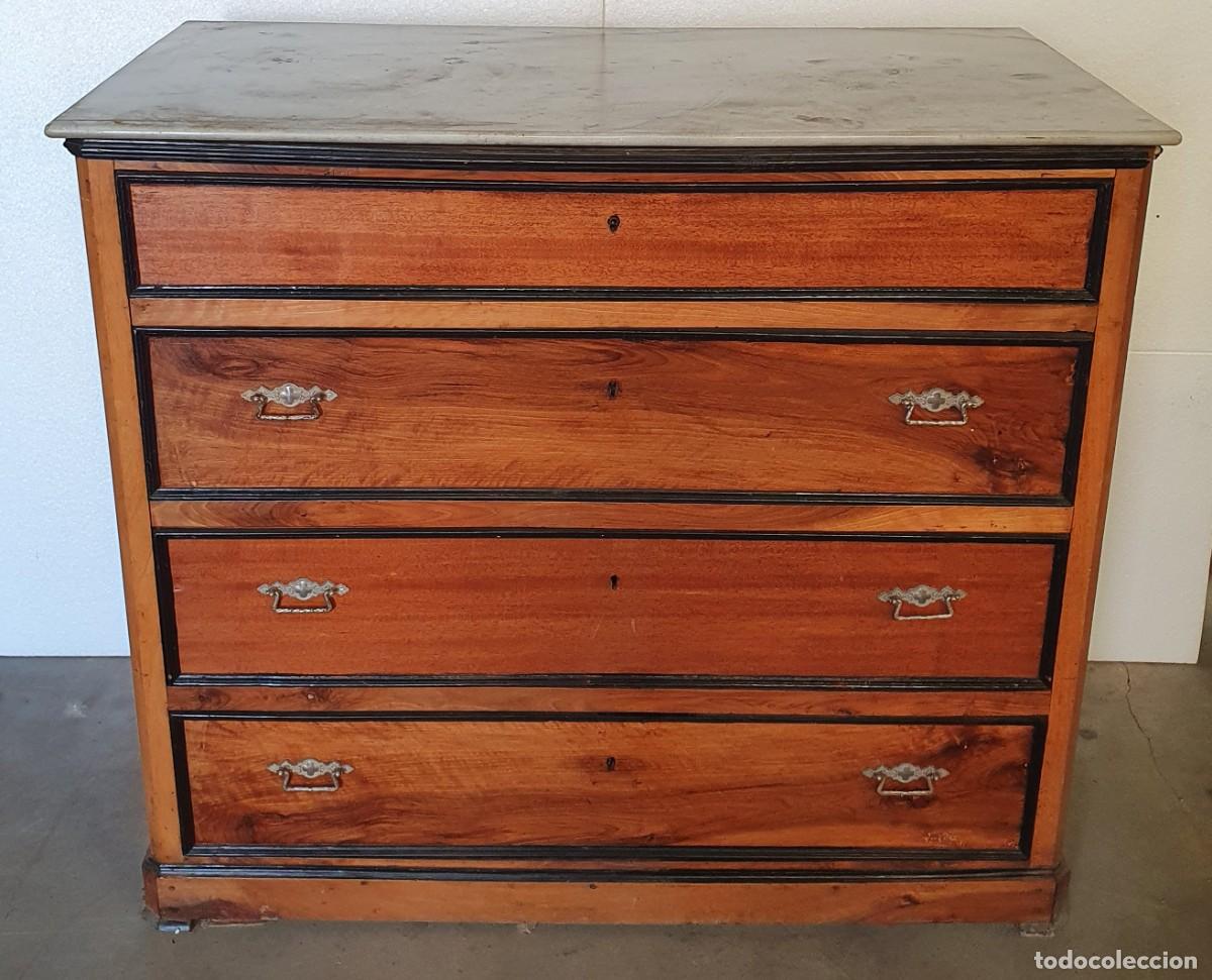 Antig&uuml;edades: Antigua c&oacute;moda cajonera con m&aacute;rmol - Foto 2