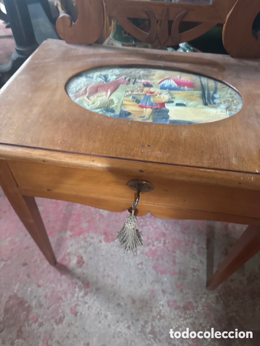 Antig&uuml;edades: Antiguo tocador de ni&ntilde;a - Foto 2