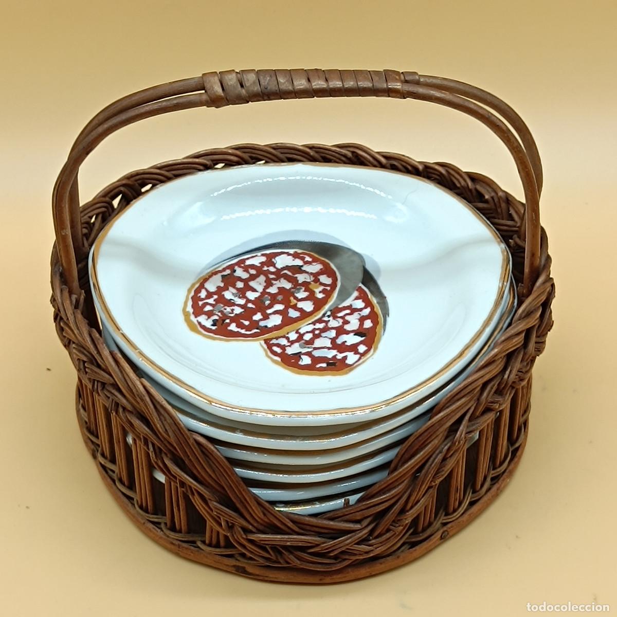 Antig&uuml;edades: SET DE MIMBRE CON 6 PLATITOS DE PICOTEO HISPANIA. - Foto 1