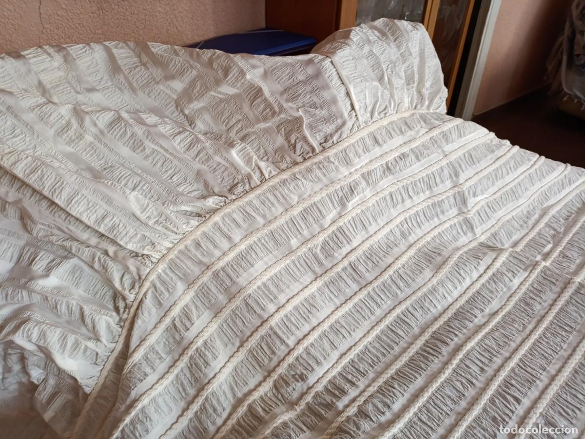 Antig&uuml;edades: Colcha de novia realizada a mano - Foto 4