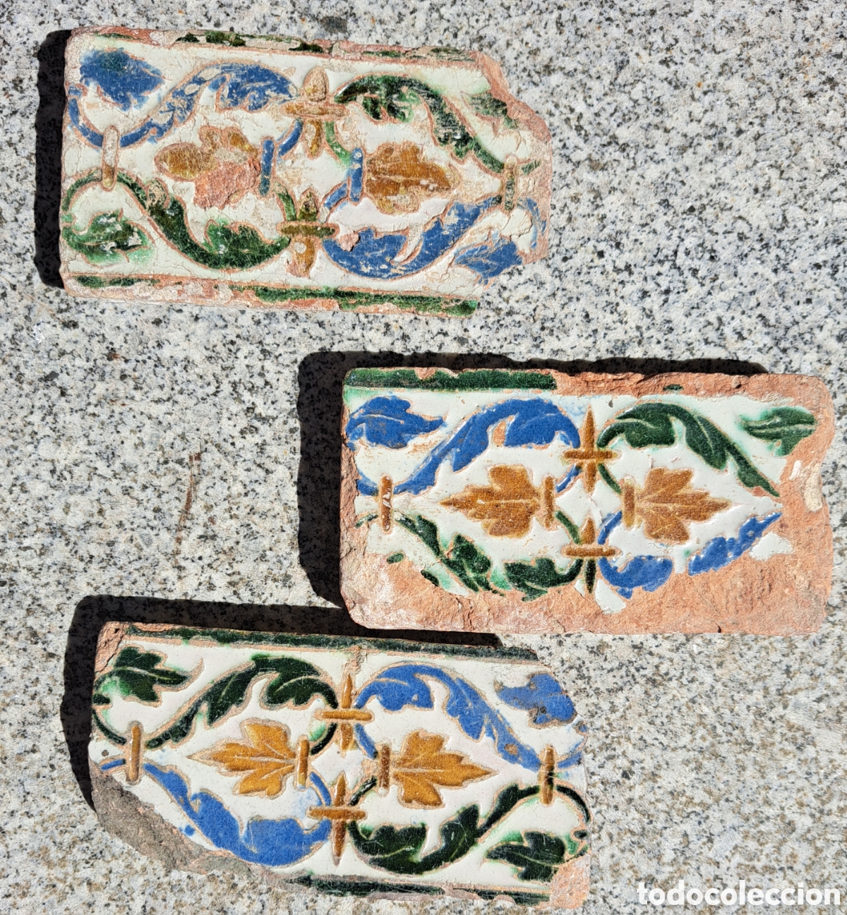 Antig&uuml;edades: 3 Azulejos. Mudejar. S. XVI. - Foto 1