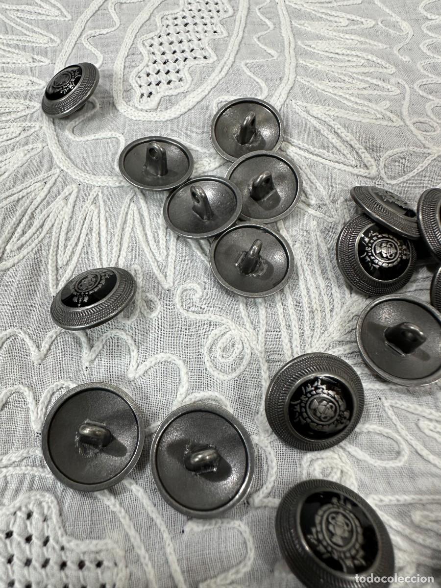 Antig&uuml;edades: Bot&oacute;n negro y plateado - Foto 3