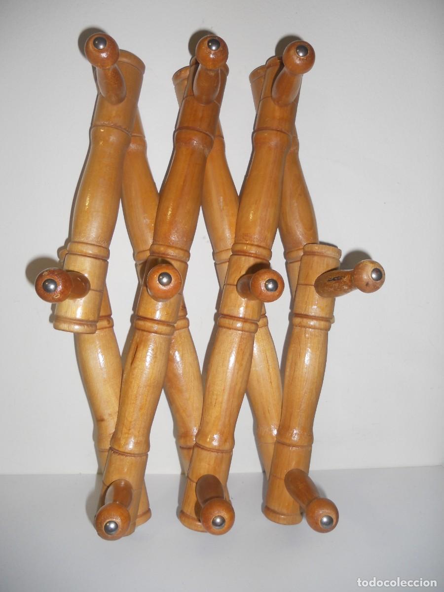 Antig&uuml;edades: ANTIGUO PERCHA COLGADOR DE MADERA - Foto 7